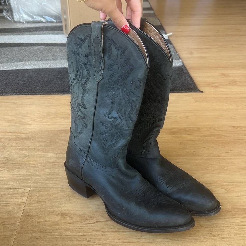 Black cowboy boots